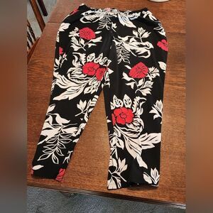 Floral capri pants